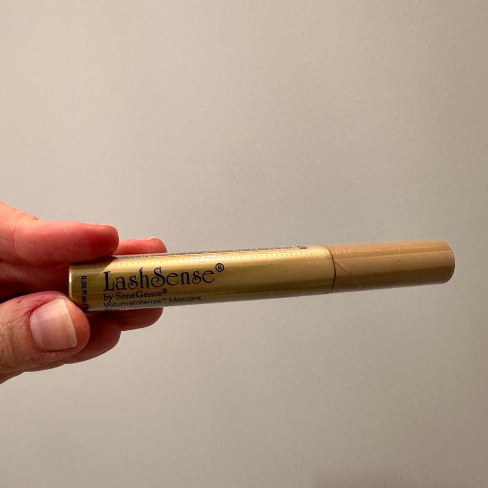 SeneGence Volume Intense Mascara in Black Brown